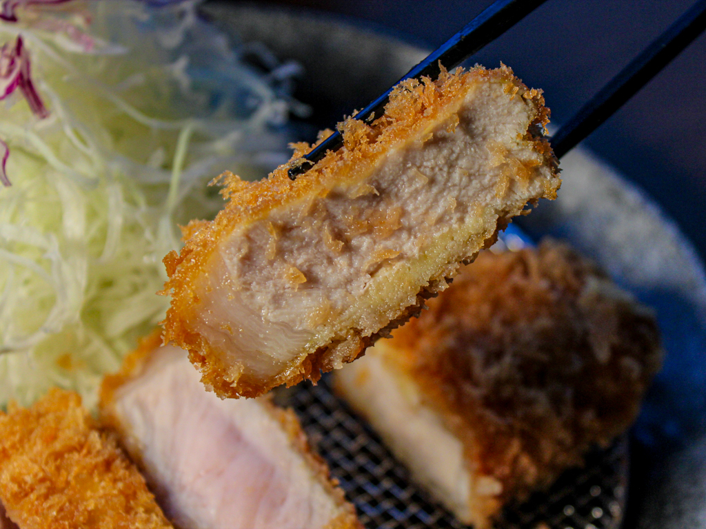 A closer look at the classic rosu tonkatsu. Photo: Angeline Ang/HungryGoWhere tonkatsu daiki orchard