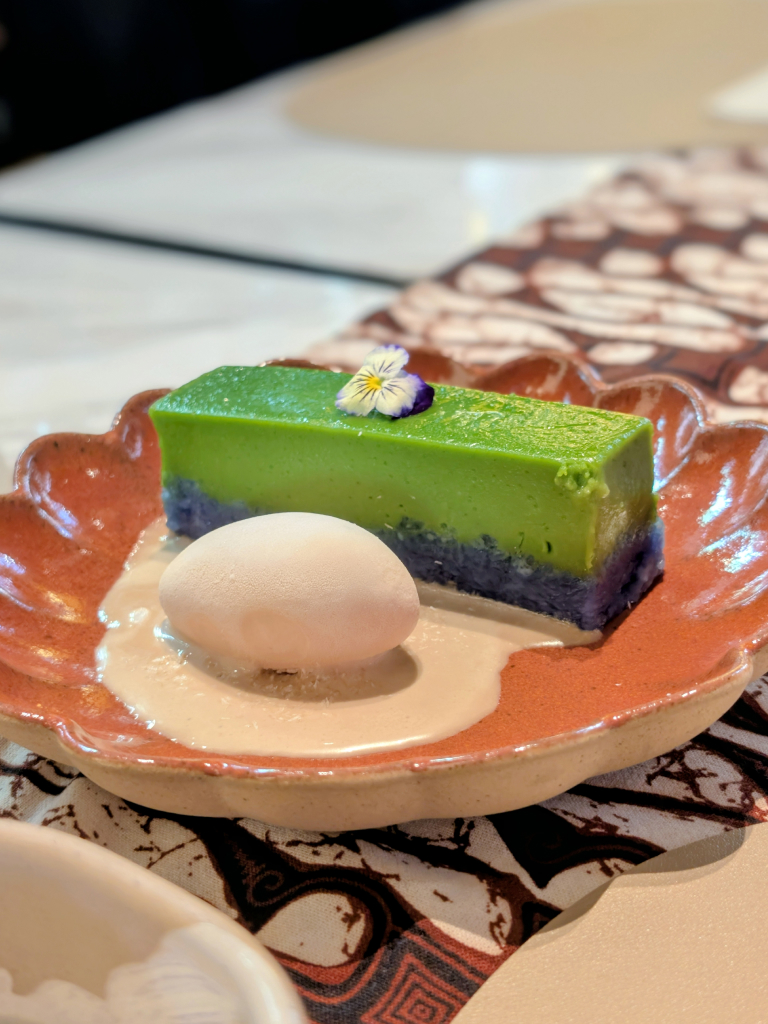 hathaway autograph varel singapore