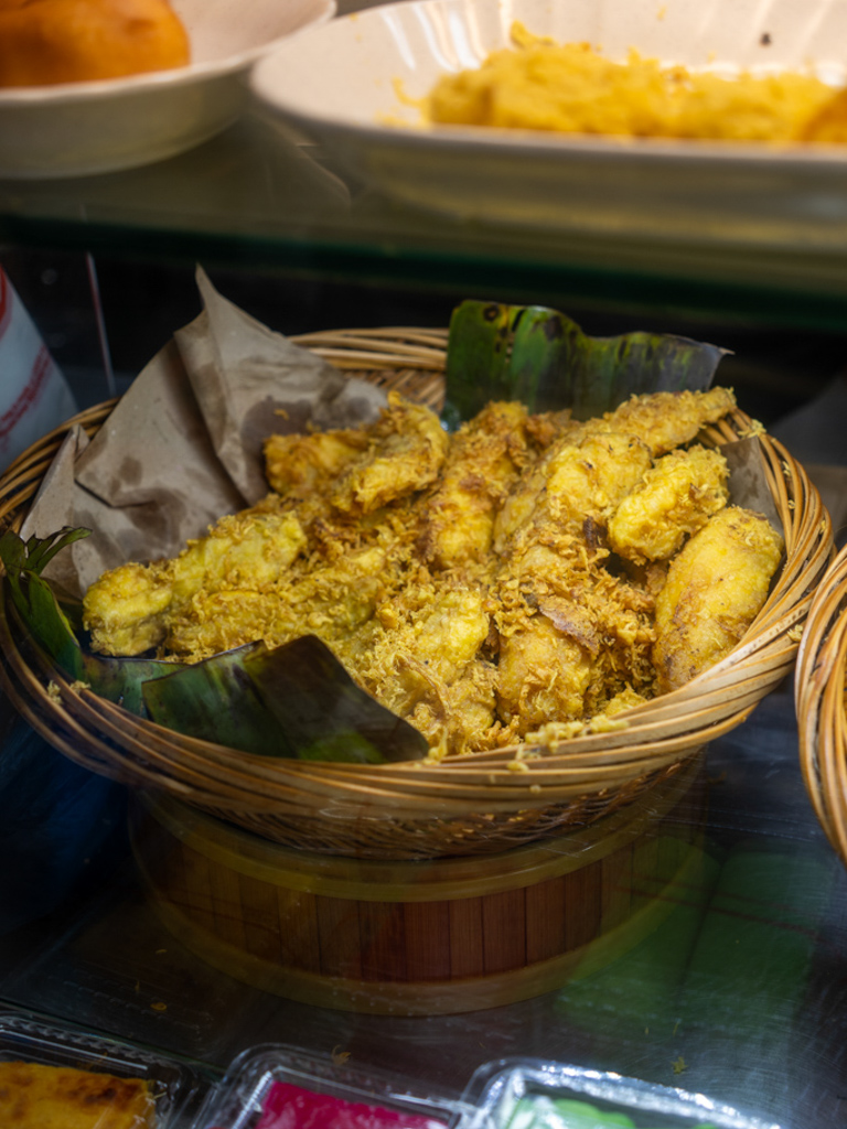 Goreng pisang at Ondeh Kochi in 216 Bedok Food Centre & Market. Photo: Ewan Lim/HungryGoWhere 216 Bedok Food Centre and Market
