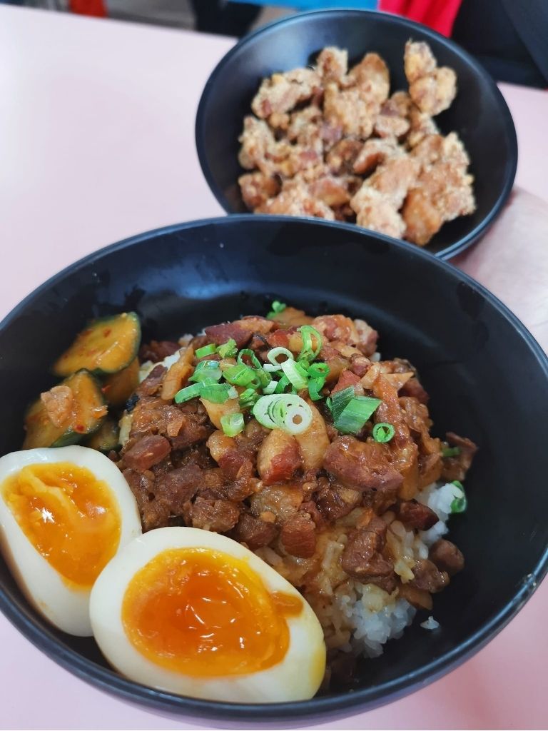 Photo: Wen Li Taiwanese Food/Facebook golden mile food centre