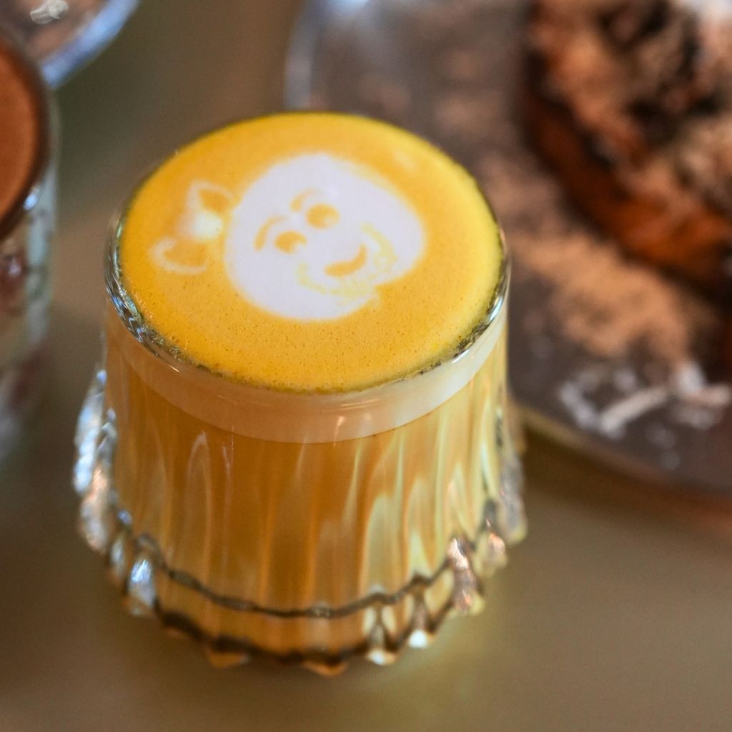 This turmeric-forward latte would be perfect on a rainy day. Photo: Shannon Yap/HungryGoWhere