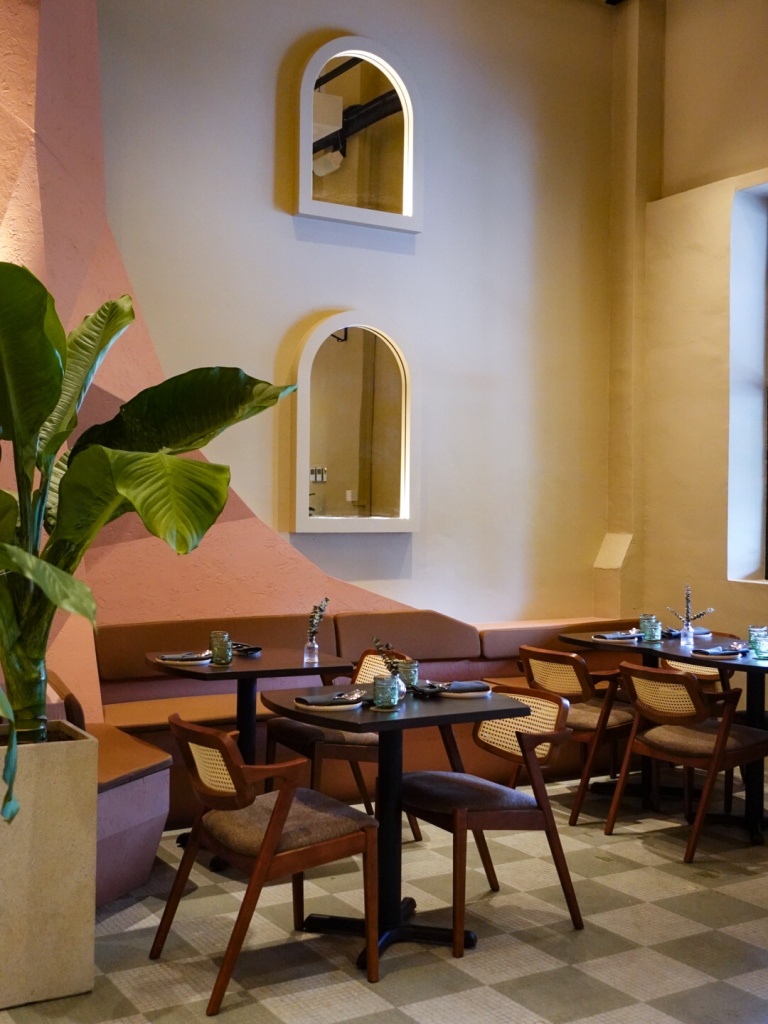 The “roots” of the tree-like columns provide little nooks for diners seeking a bit more privacy. Photo: Sarah Chua/HungryGowhere Casa Mori Singapore