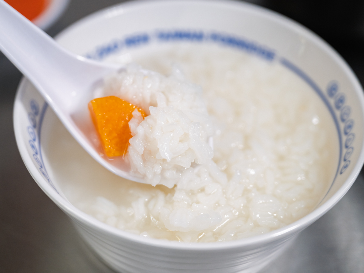 Unlike Teochew porridge, Taiwanese porridge is simmered with orange sweet potatoes and has a slightly thicker consistency. Photo: Abdul Rahim Anwar/HungryGoWhere Gu Zao Ren Taiwan Porridge Seng House