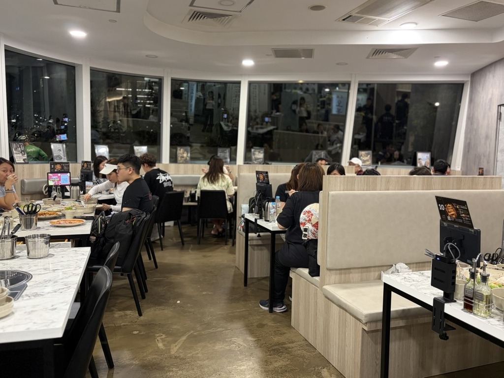Its indoor area. Photo: Shannon Ong/HungryGoWhere obongzip the star vista
