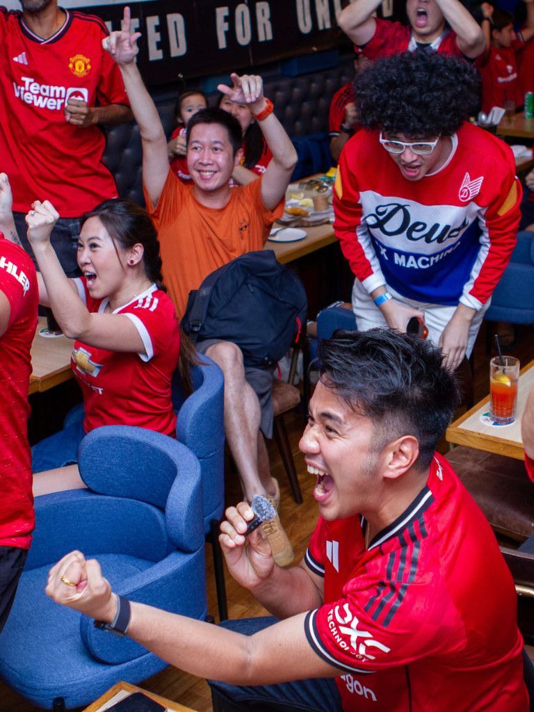 Join in the fun, and be surrounded by like-minded football fans. Photo: Harry’s Singapore/Facebook World Cup 2026