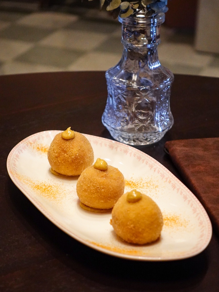 The typical kalipoquetas portion has four pieces, but you can ask the crew to size this up or down, according to your party size. Photo: Sarah Chua/HungryGoWhere Casa Mori Singapore