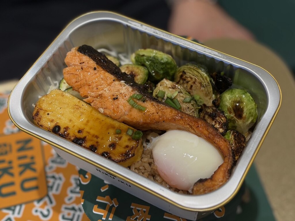 Yakiniku salmon, topped with pumpkin, a sous vide egg, and Brussels sprouts. Photo: Shannon Ong/HungryGoWhere Niku Iku new dine-in concept