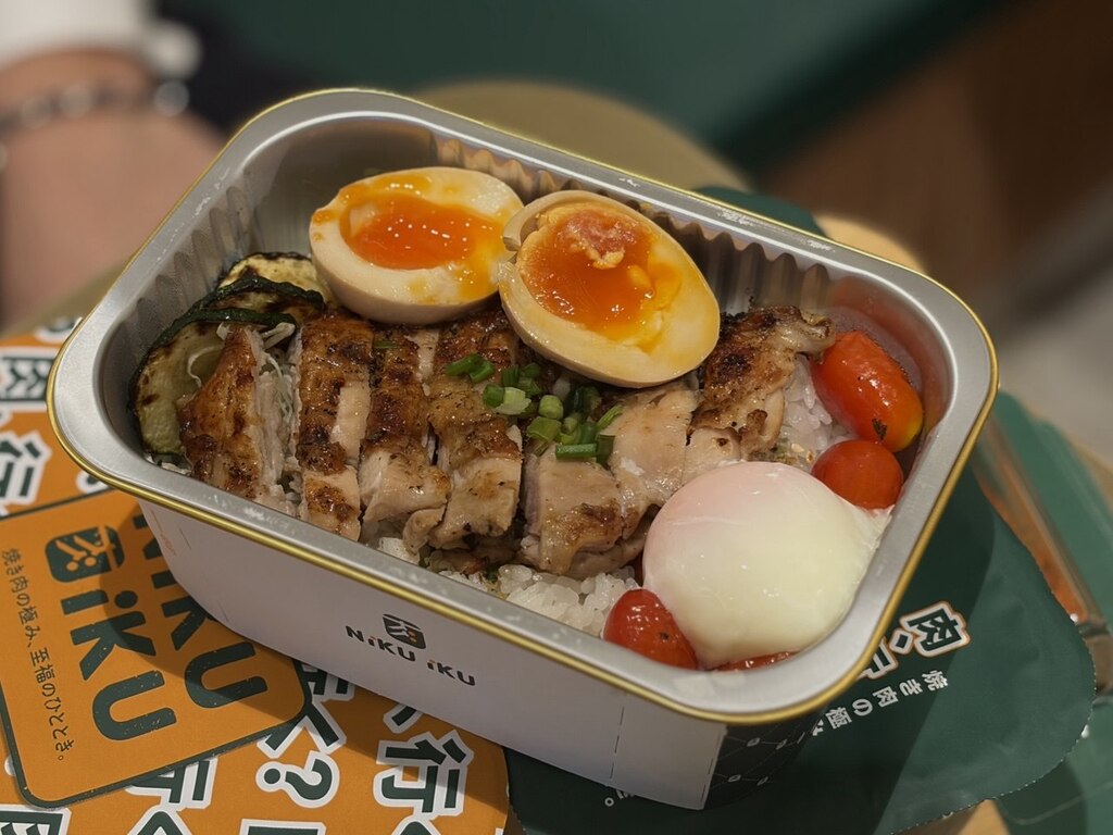 If you'd like, top it off with a sous vide egg for just S$1 or a ramen egg for S$1.50. Photo: Shannon Ong/HungryGoWhere Niku Iku new dine-in concept