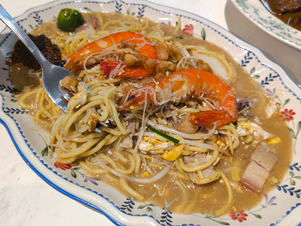 Wet-style Hokkien mee in a portion big enough for two. Photo: Gary Lim/HungryGoWhere cookboys by han's