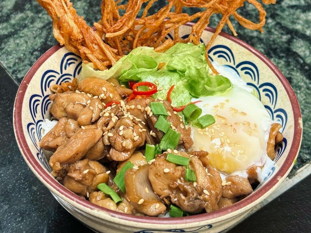 Photo: Tang Kay Kee Fish Head Bee Hoon/Facebook hong lim market & food centre