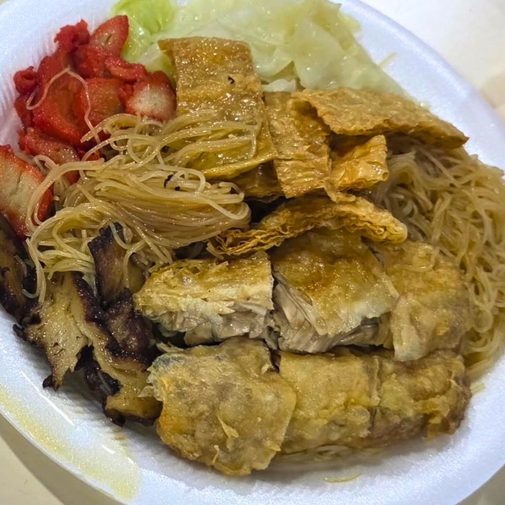 Vegetarian bee hoon. Photo: @lxy1978/HungryGoWhereInstagram Holland Drive Food Centre