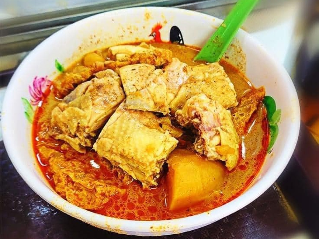 Photo: Heng Kee Curry Chicken Noodles/Facebook hong lim market & food centre