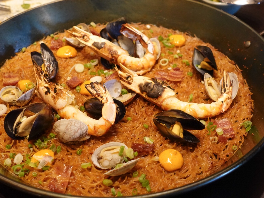 It would be remiss to not save space for the Hokkien mee fideua. Photo: Sarah Chua/HungryGoWhere Casa Mori Singapore