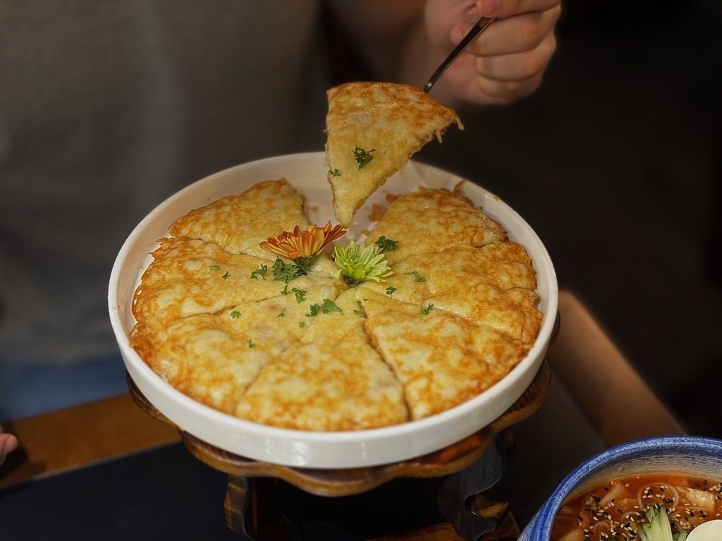 Potato cheese pancake. Photo: Shannon Ong/HungryGoWhere kott-don 360 vivocity