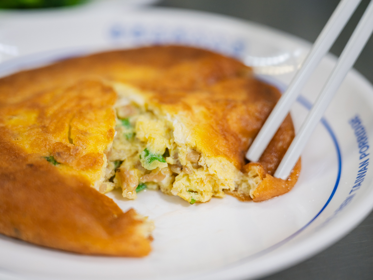 The chai-poh omelette is a dish that feels like home for me. Photo: Abdul Rahim Anwar/HungryGoWhere Gu Zao Ren Taiwan Porridge Seng House