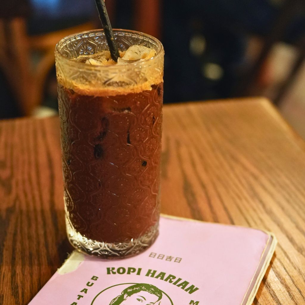 A kopi or teh is a must-have. Photo: Shannon Yap/HungryGoWhere kopi harian melaka