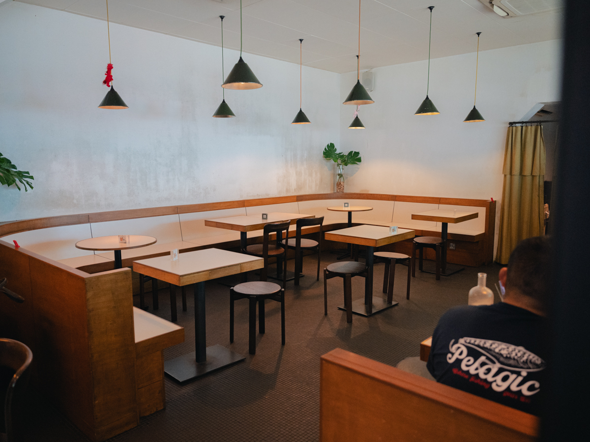 Seng House’s cosy interior is meant to evoke the retro charm of a 1970s coffeeshop. Photo: Abdul Rahim Anwar/HungryGoWhere Gu Zao Ren Taiwan Porridge Seng House