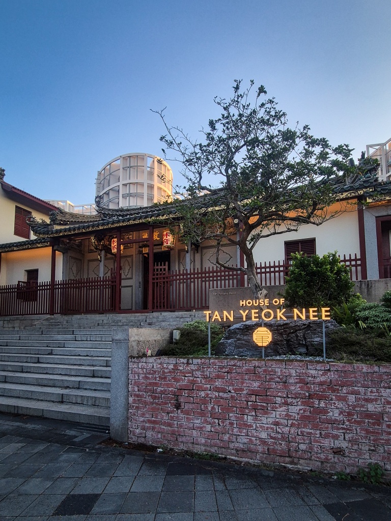 The building sits at the junction of Penang Road and Clemenceau Avenue. Photo: Sarah Chua/HungryGoWhere Bar Kap Singapore