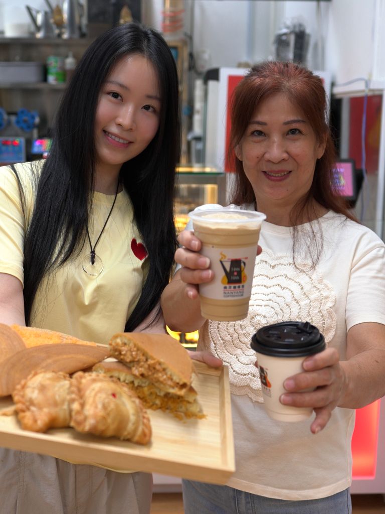 Photo: Steph Lee/HungryGoWhere grab full house mission tanjong pagar