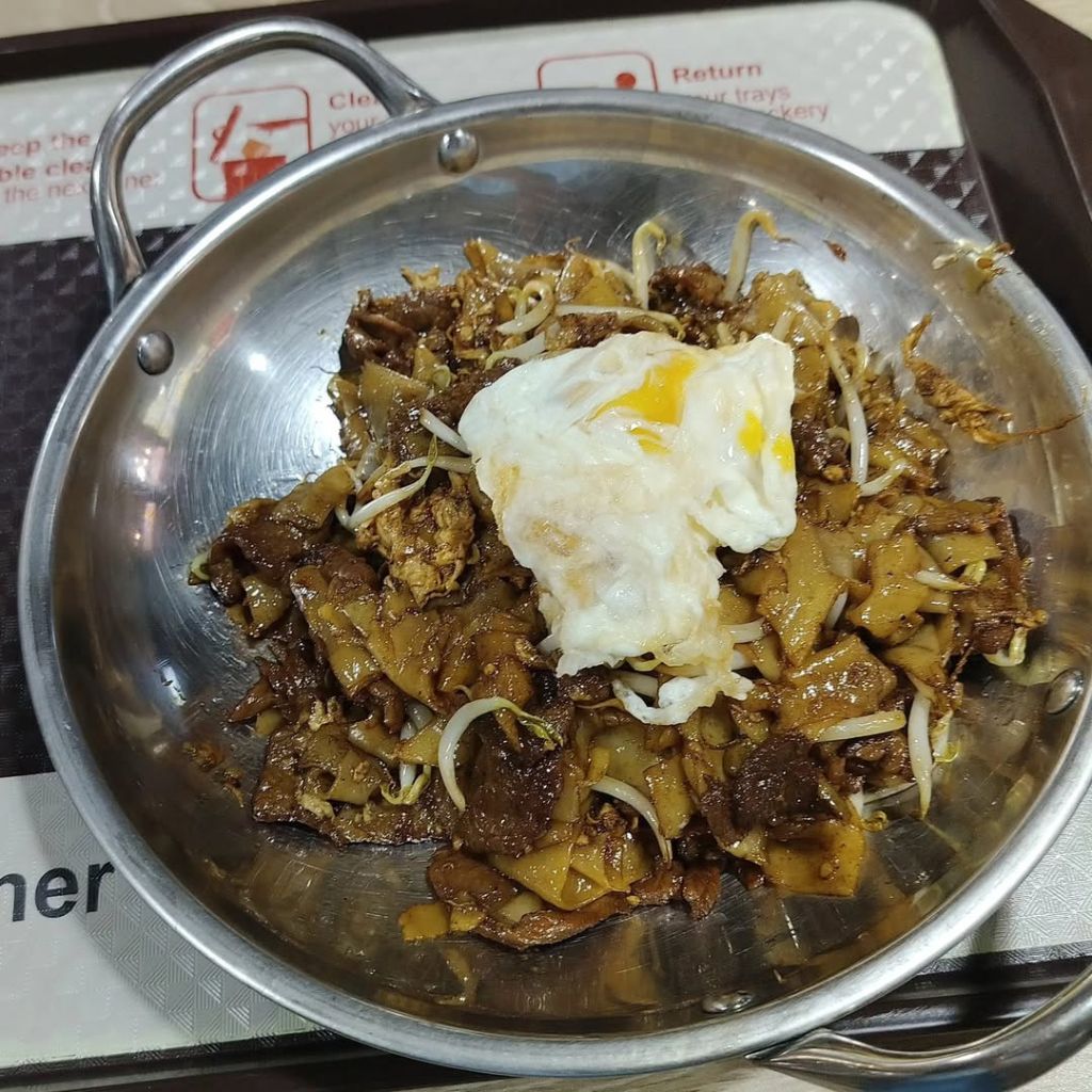 Stir fried beef hor fun. Photo: @wilcent_ng/Instagram Holland Village Market & Food Centre