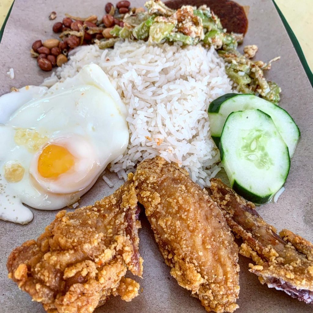 216 bedok market & food centre
