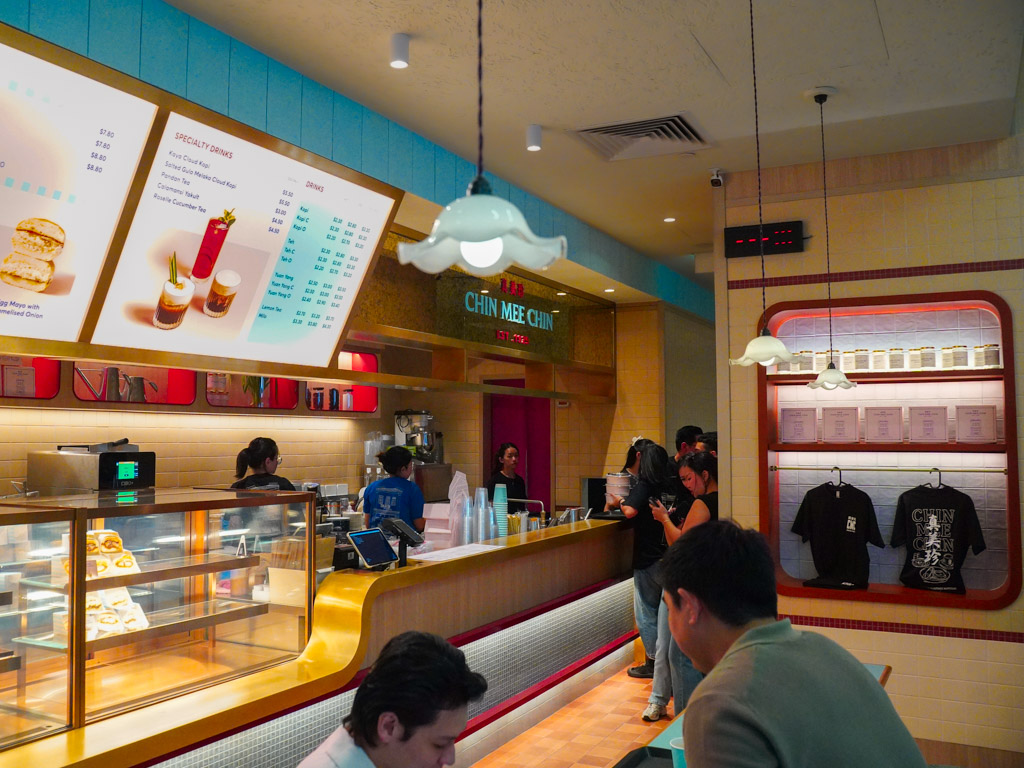 Retro-chic decor. Photo: Evan Mua/HungryGoWhere chin mee chin nex