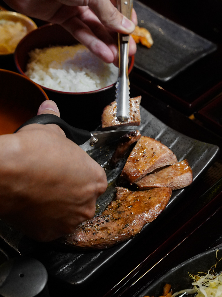 Look at this huge slab of beef tongue. Photo: Evan Mua/HungryGoWhere charcoal grill shinpachi singapore-