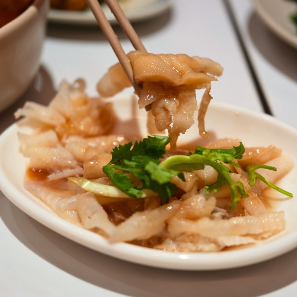 If you love chicken feet, you have to try Tian Tian’s cold crystal chicken feet. Photo: Shannon Yap/HungryGoWhere tian tian hainanese chicken rice jewel changi