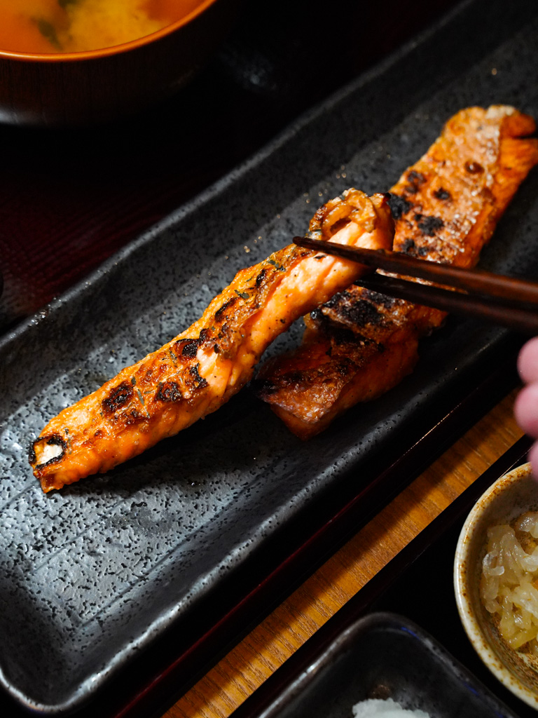 Good salmon options here. Photo: Evan Mua/HungryGoWhere charcoal grill shinpachi singapore-
