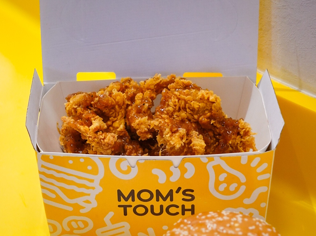 Boneless fried chicken thigh, soy garlic flavour. Photo: Sarah Chua/HungryGoWhere Mom's Touch Singapore