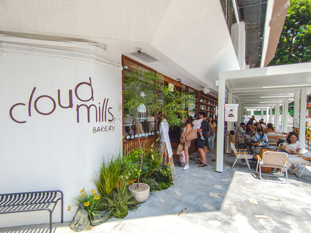 The queue at Cloudmills on a Sunday stretched around the back even before opening. Photo: Gary Lim/HungryGoWhere cloudmills bakery claymore