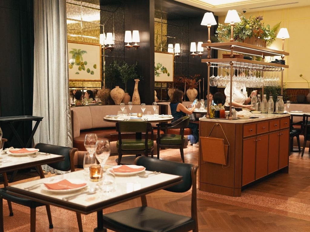 Osteria Mozza Singapore at Ion Orchard seats up to 106 diners. Photo: Shannon Yap/HungryGoWhere osteria mozza singapore