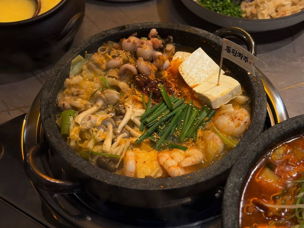 Nakgopsae. Photo: Shannon Ong/HungryGoWhere dolpan hwajoo