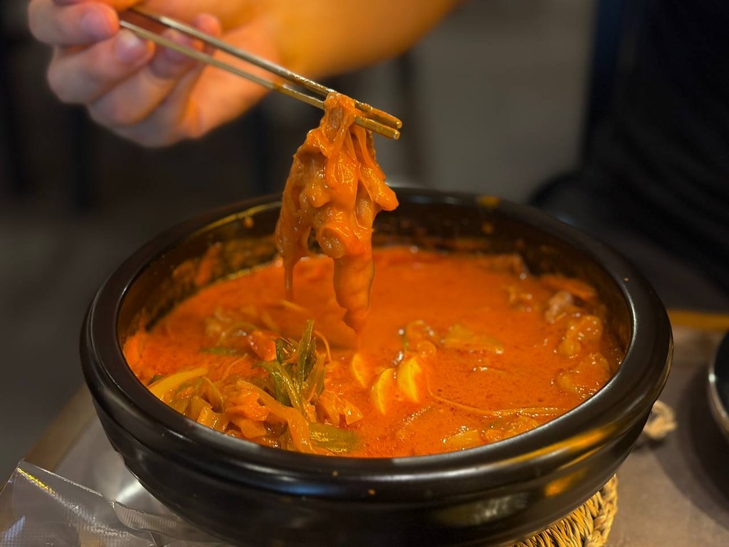 We had the dolpan rose daechang dakbal served in a smaller portion to avoid food wastage! Photo: Shannon Ong/HungryGoWhere dolpan hwajoo