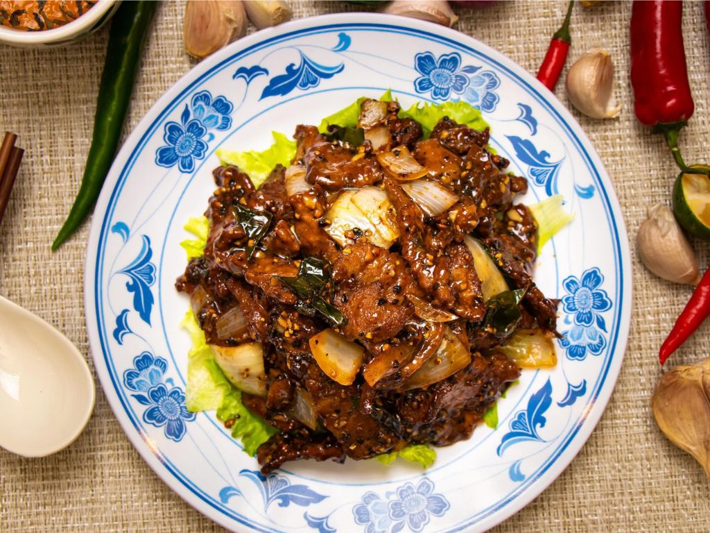 Zi char with copious amounts of heart. Photo: @wingseongfattys/Instagram 2026 f&b closures singapore
