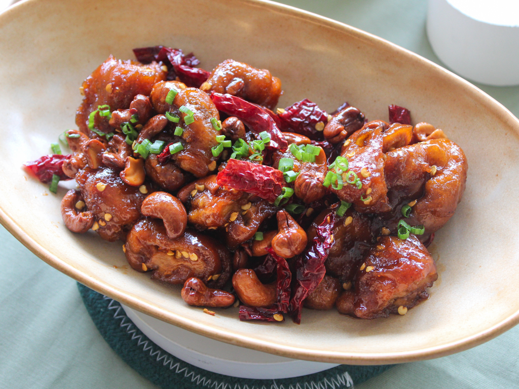 The gongbao tempeh with cashew nuts is addictive. Photo: Angeline Ang/HungryGoWhere shared table bishan ang mo kio park