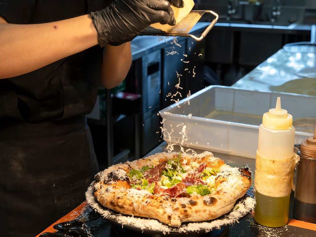 Photo: Koh Mui Fong/HungryGoWhere jr pizzeria alkaff crescent
