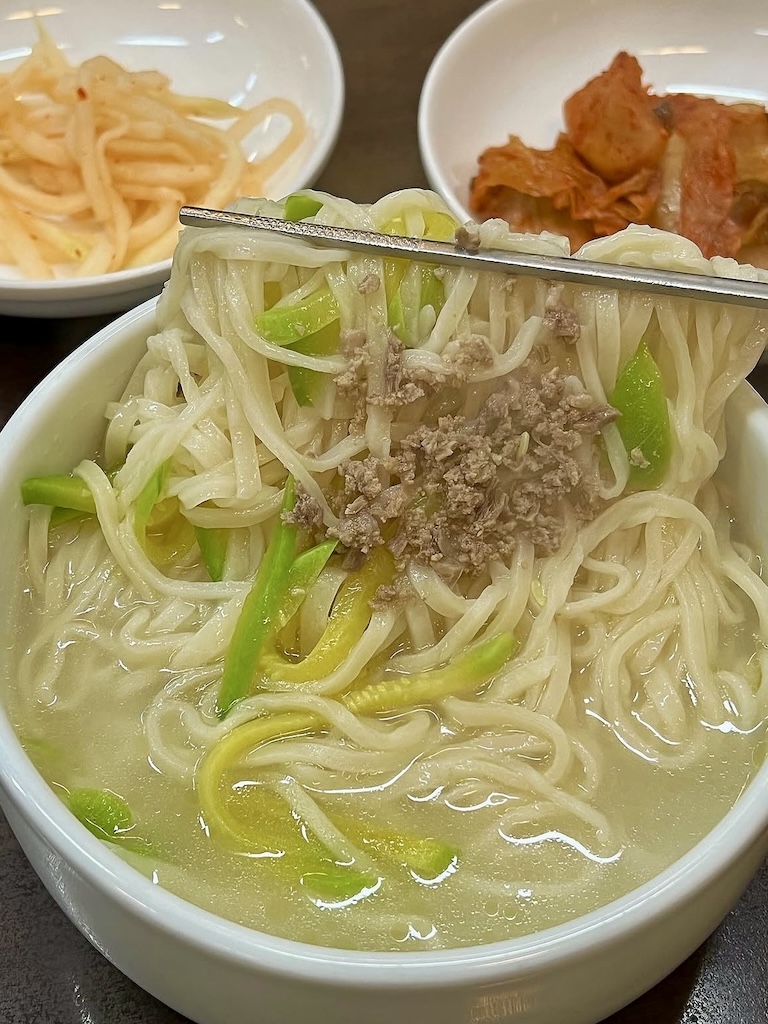 Guksijip. Photo: @k.luveat/Instagram seoul kalguksu