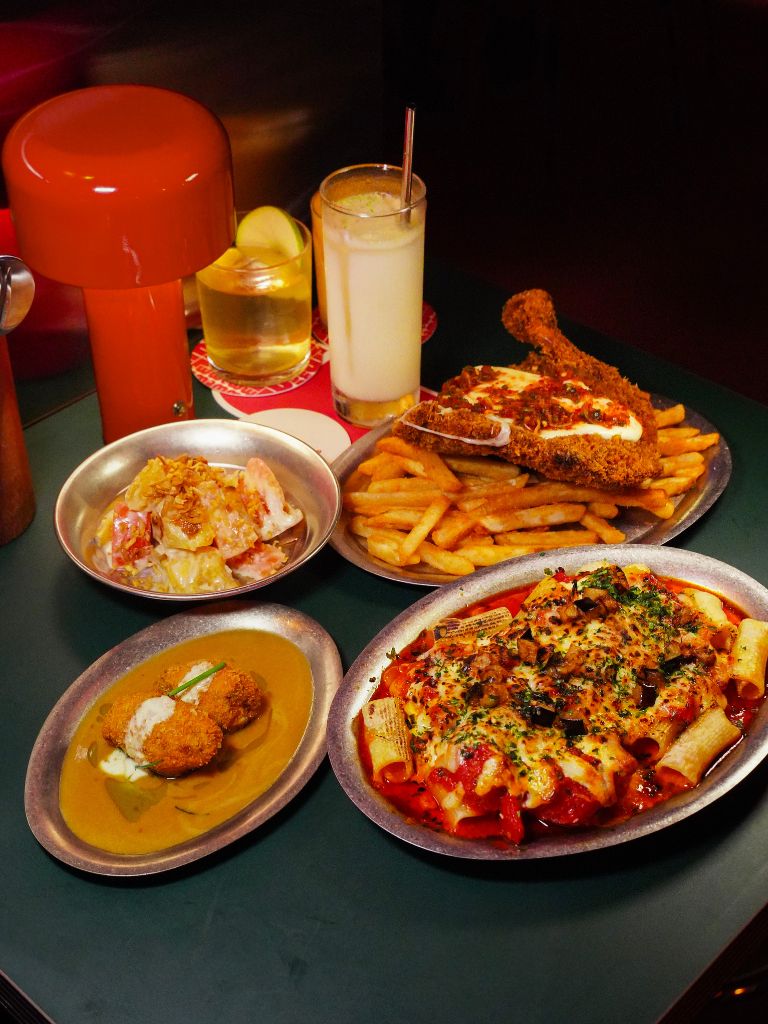 Photo: Evan Mua/HungryGoWhere earworm singapore