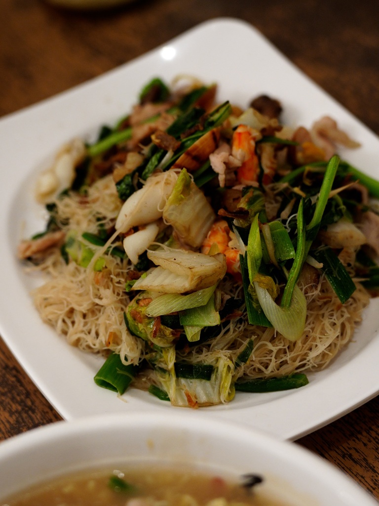 Ming Chung’s fried bee hoon. Photo: Ewan Lim/HungryGoWhere Grab dine out Jalan Basar