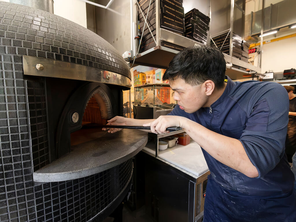 Photo: Koh Mui Fong/HungryGoWhere jr pizzeria alkaff crescent