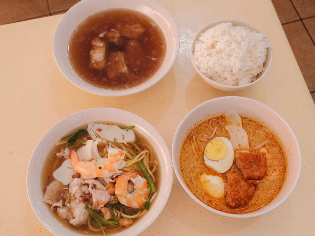 All dishes are under S$7. Photo: LeAnn Lee/HungryGoWhere 90 year old toa payoh hawker