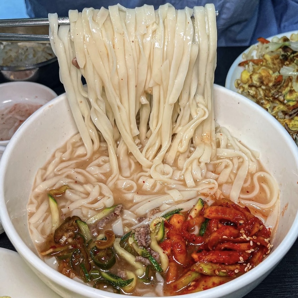 Photo: @matjjaengeee/Instagram seoul kalguksu