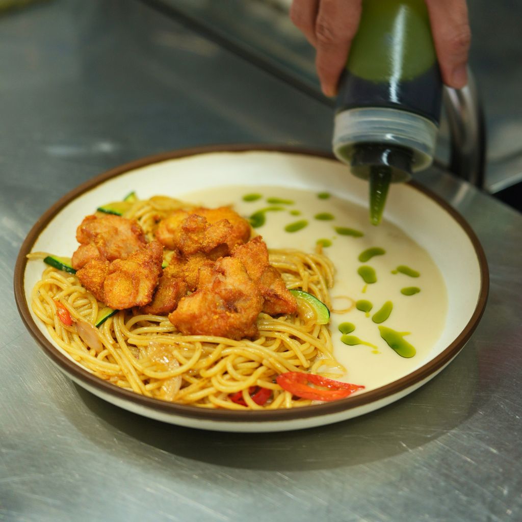 Where else can you find wok-fried spaghetti in Singapore? Photo: Shannon Yap/HungryGoWhere woksta abc brickworks