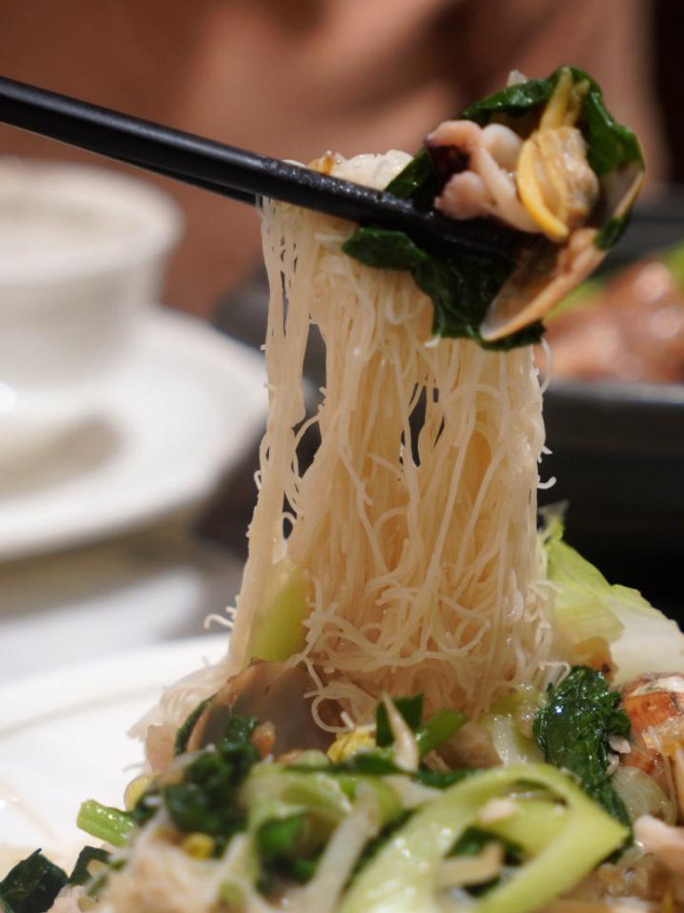 Henghua fried bee hoon. Photo: Ewan Lim/HungryGoWhere food opera ion orchard